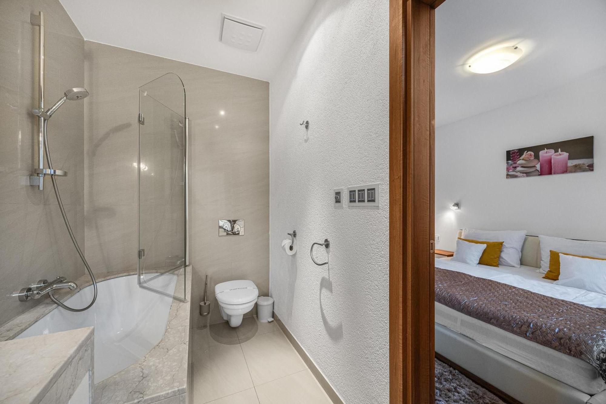 Revon Business Apartment 48 Dunajska Bratislava Eksteriør billede