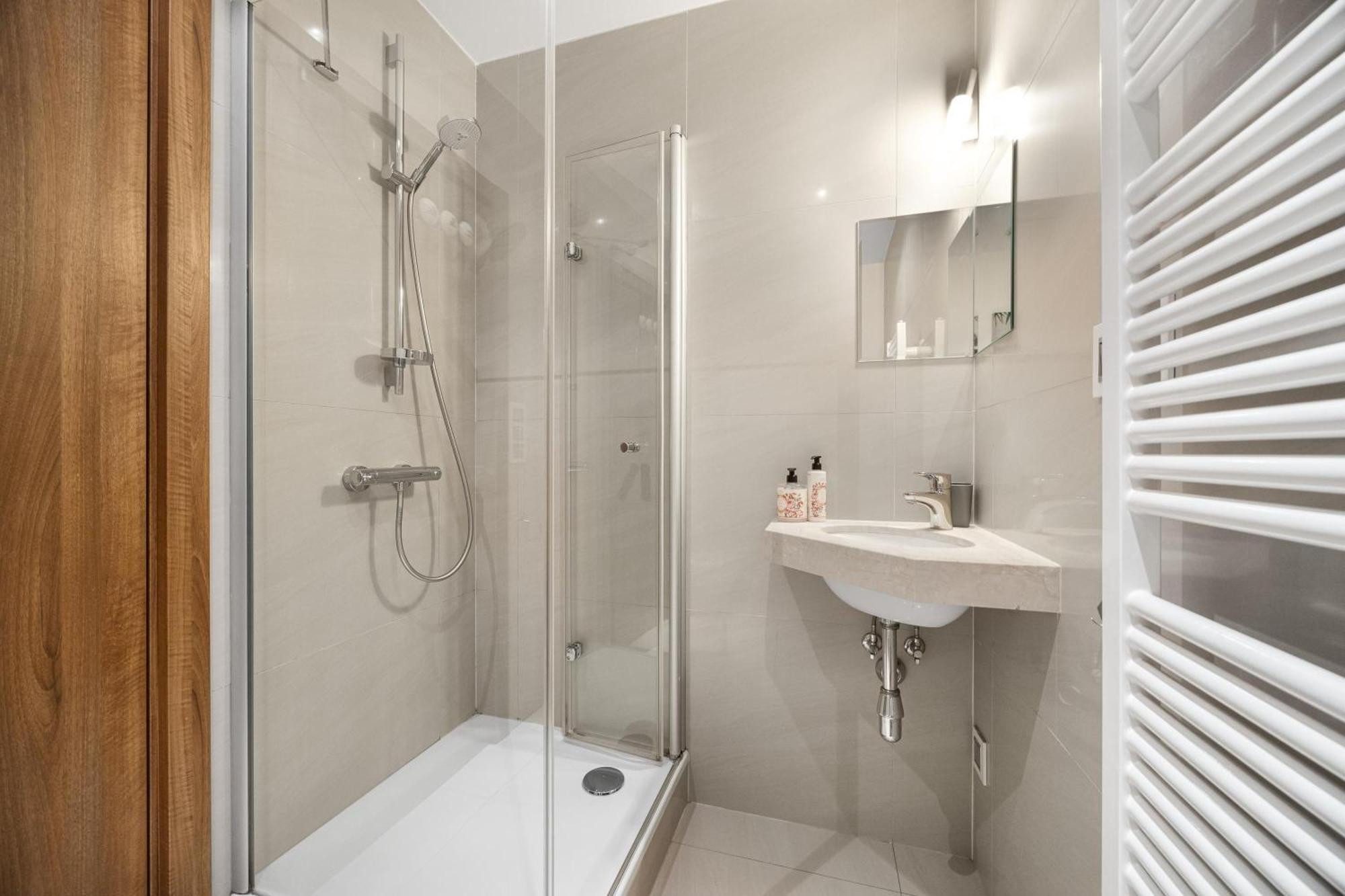 Revon Business Apartment 48 Dunajska Bratislava Eksteriør billede
